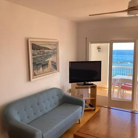 With Stunning Views * Llança